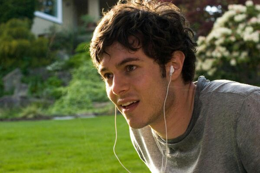 Adam Brody en Entre Mujeres