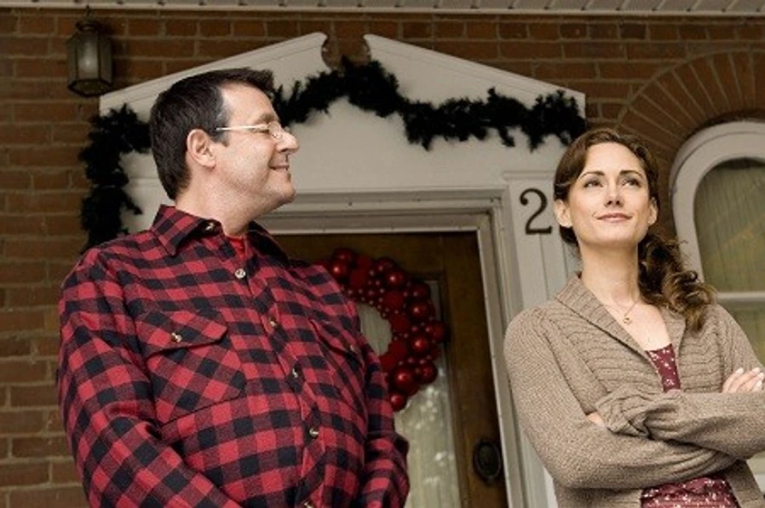 Judd Nelson y Natalie Brown en Se Acabó la Navidad