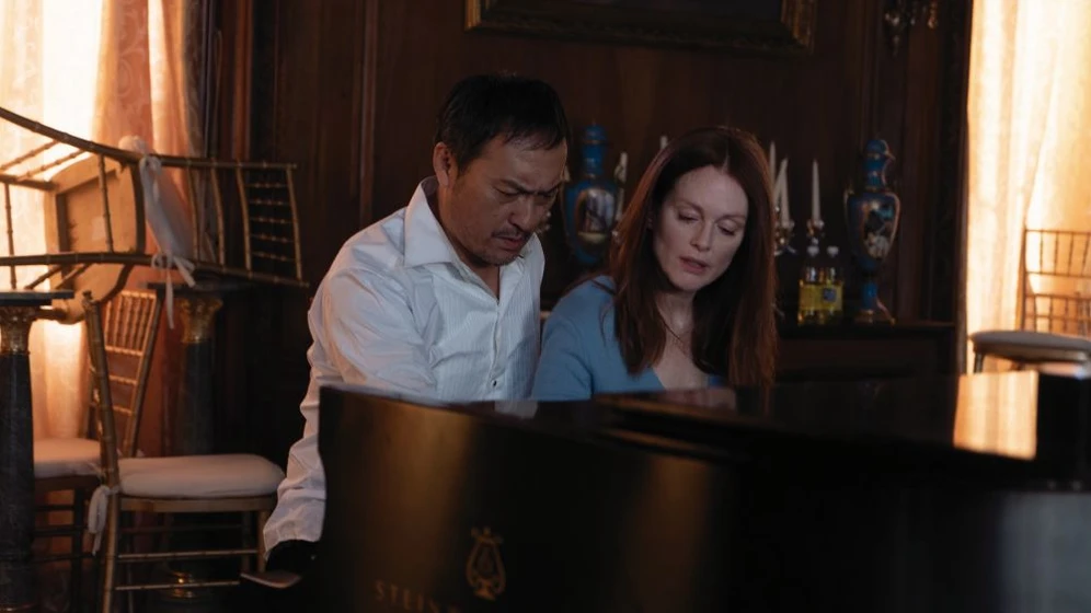 Julianne Moore y Ken Watanabe en bel-canto-la-ultima-funcion