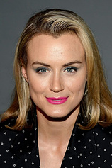 photo of person Taylor Schilling