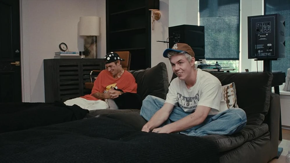 Justin Bieber y The Kid Laroi en kids-are-growing-up-a-story-about-a-kid-named-laroi