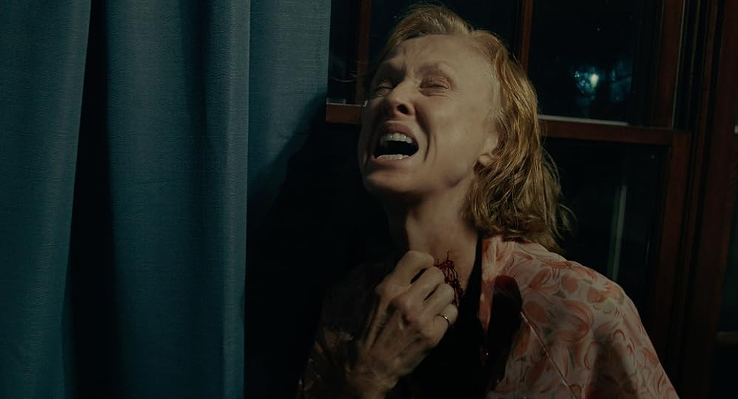 Jill Larson en The Taking of Deborah Logan