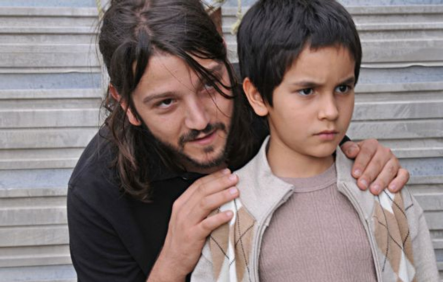 Diego Luna y Christopher Ruíz-Esparza en Abel