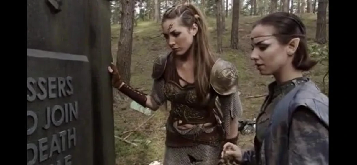 Lucy Gaskell y Ellie Chidzey en dragones-y-mazmorras-2