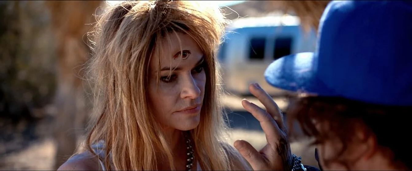 Leisha Hailey en dead-ant