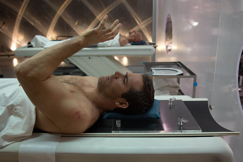 Ben Kingsley y Ryan Reynolds en Eternal