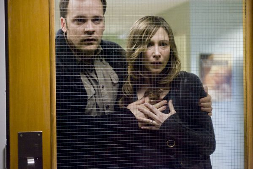 Peter Sarsgaard y Vera Farmiga en La huérfana
