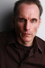 picture of actor Julian Bleach