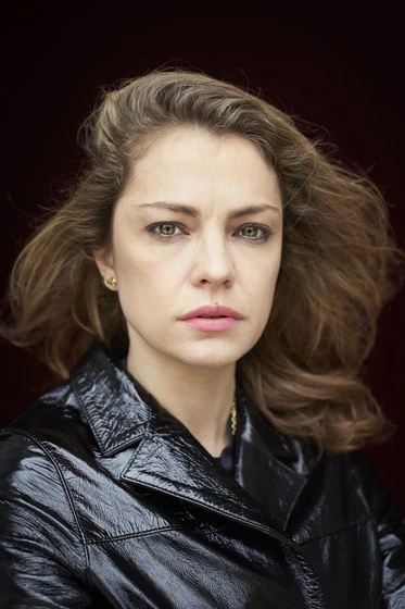 Dolores Fonzi en paulina (Posado)