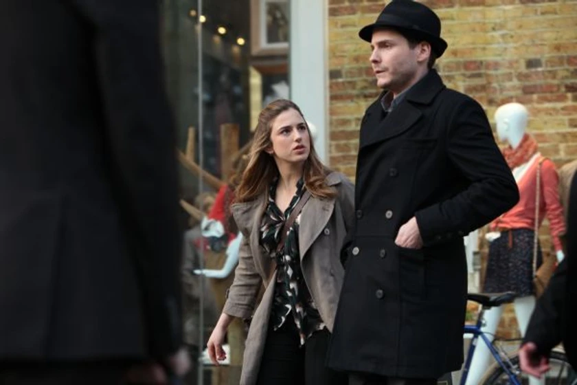 Daniel Brühl y Marina Salas en the-pelayos