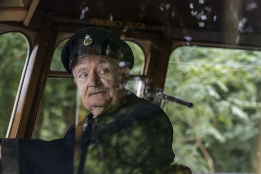 Jim Broadbent en las-hijas-del-reich
