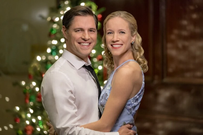 Jessy Schram y Sam Page en una-nochevieja-real