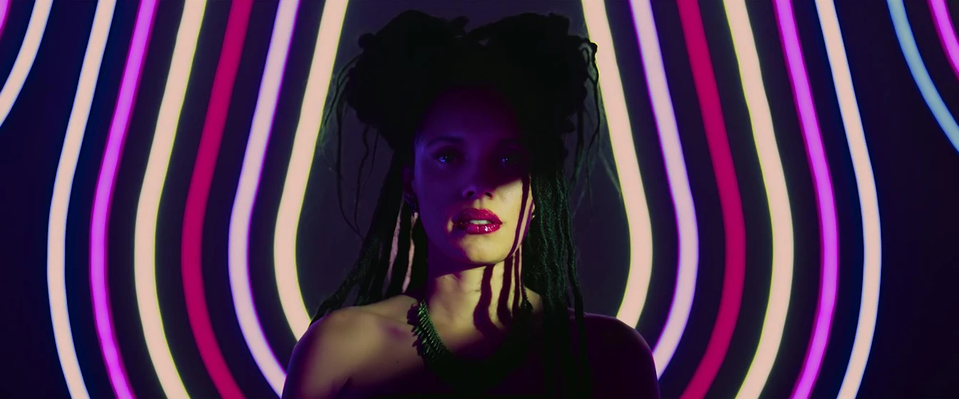 Thais Lago en love-kills