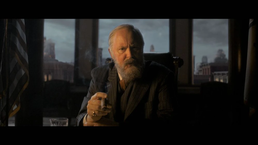 John Lithgow en una-mujer-italiana-cabrini