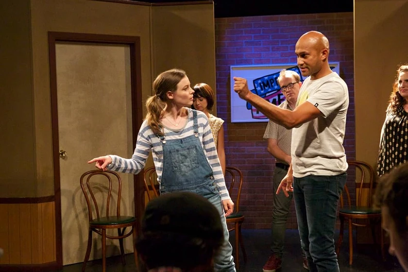 Gillian Jacobs y Keegan-Michael Key en no-lo-pienses