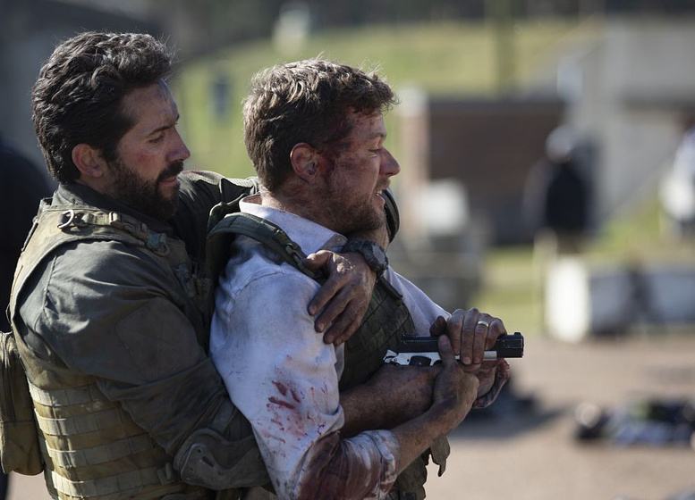 Ryan Phillippe y Scott Adkins en One Shot (Misión de Rescate)
