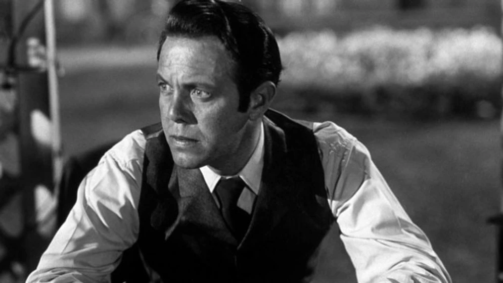 Louis Hayward en la-casa-del-rio