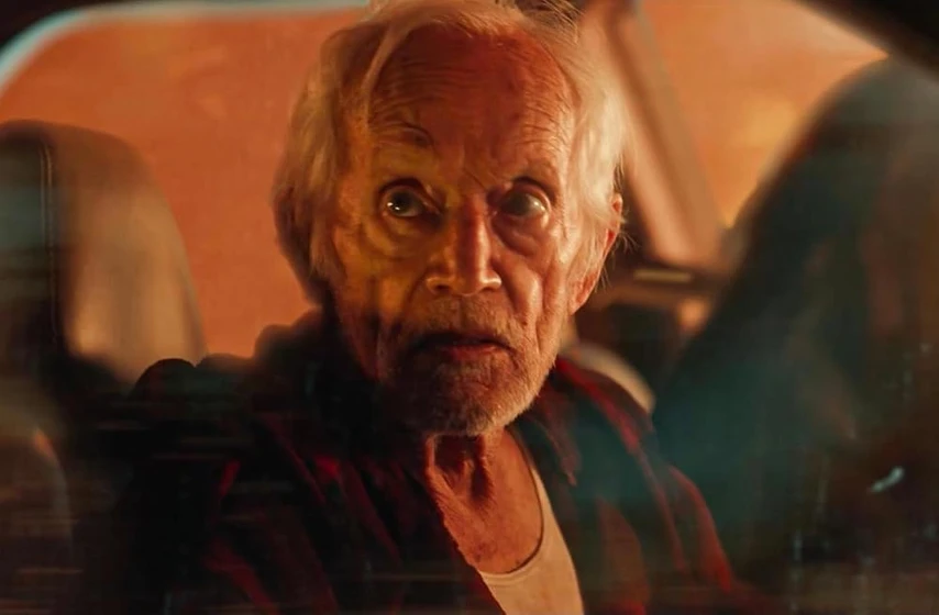Lance Henriksen en en-llamas-2023