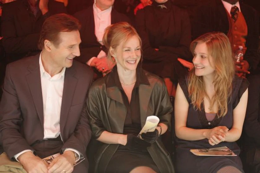 Liam Neeson, Laura Linney y Romola Garai en cronica-de-un-engano