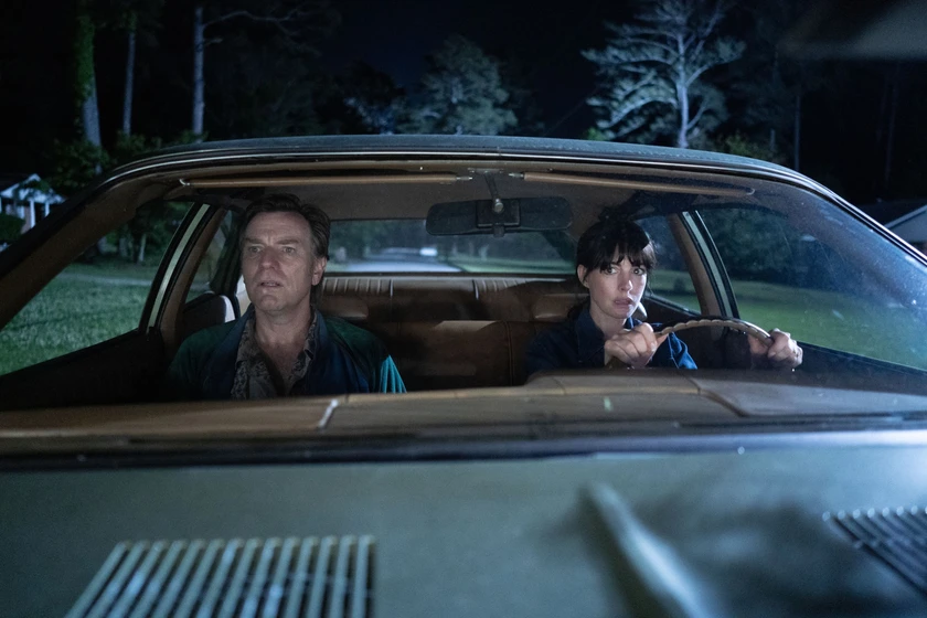 Ewan McGregor y Anne Hathaway en el-final-de-la-calle-oak