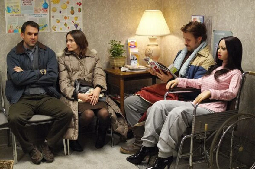 Ryan Gosling, Emily Mortimer y Paul Schneider [IV] en lars-y-una-chica-de-verdad