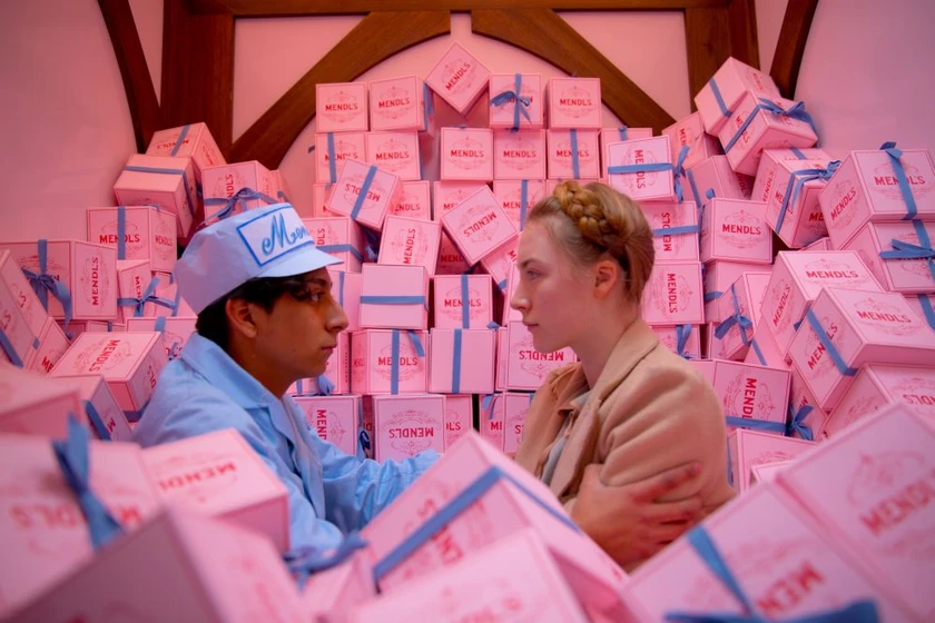 Saoirse Ronan y Tony Revolori en El Gran Hotel Budapest
