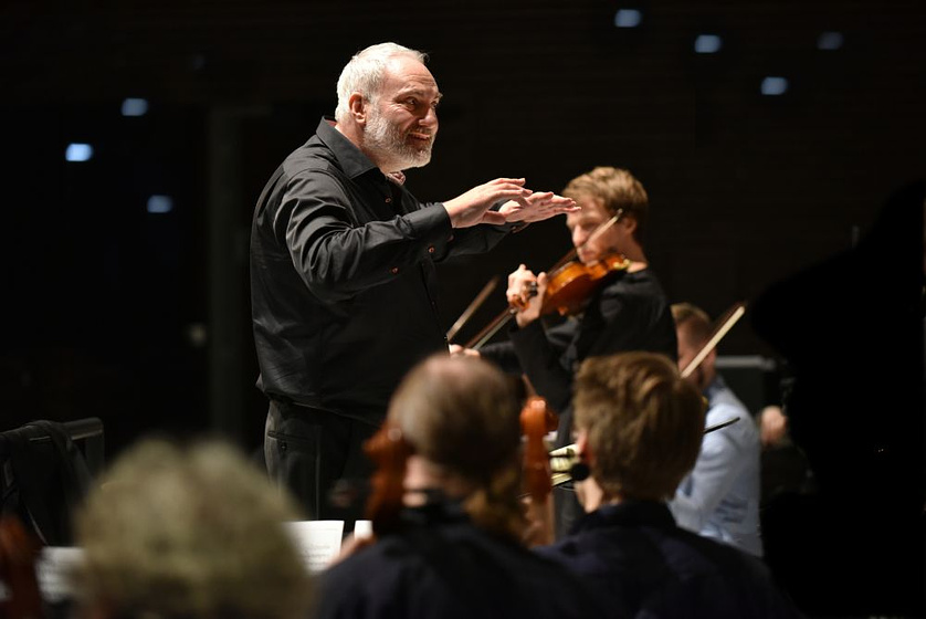 Kim Bodnia en La Violinista