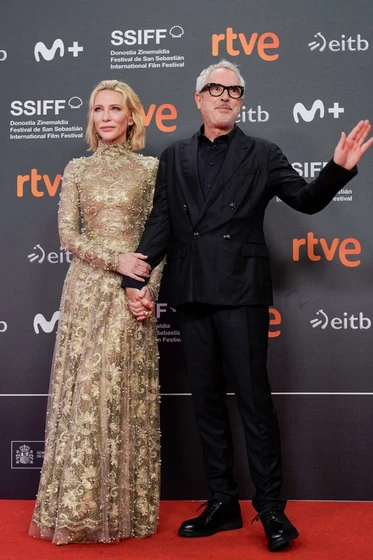 Cate Blanchett y Alfonso Cuarón en malas-lenguas (Festival de San Sebatián. Septiembre 2024)