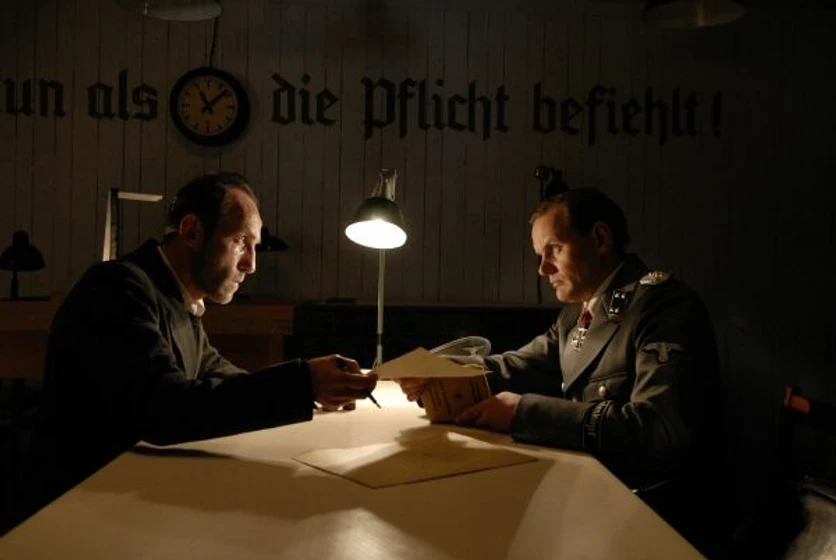Devid Striesow y Karl Markovics en los-falsificadores