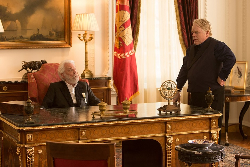 Philip Seymour Hoffman y Donald Sutherland en Los Juegos del Hambre. En Llamas