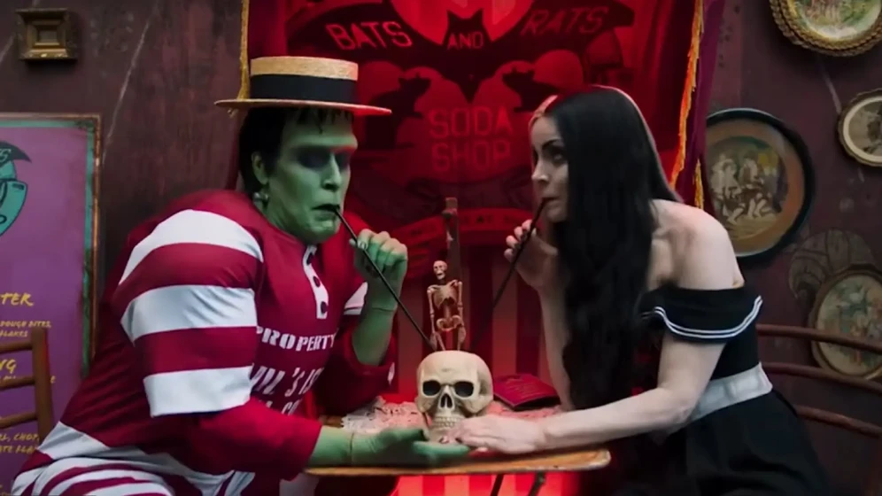 Sheri Moon Zombie y Jeff Daniel Phillips en la-familia-monster