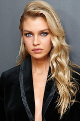 picture of actor Stella Maxwell
