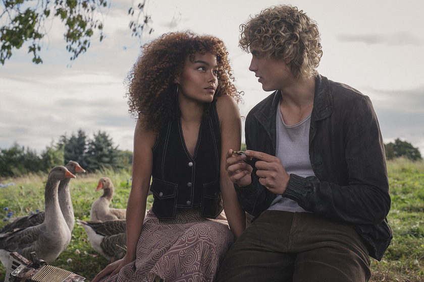 Whitney Peak y Joseph Zada en los-juegos-del-hambre-amanecer-en-la-cosecha