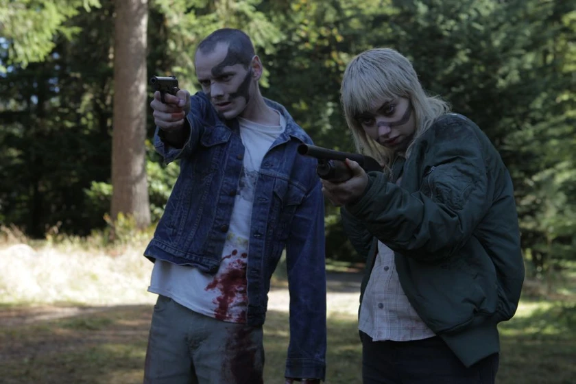 Anton Yelchin y Imogen Poots en green-room