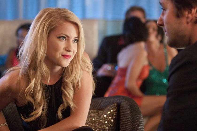 Luke Wilson y Laura Ramsey en Middle Men