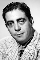 picture of actor Robert Strauss