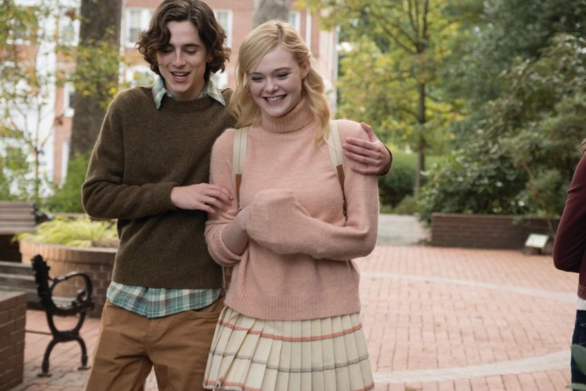 Elle Fanning y Timothée Chalamet en dia-de-lluvia-en-nueva-york