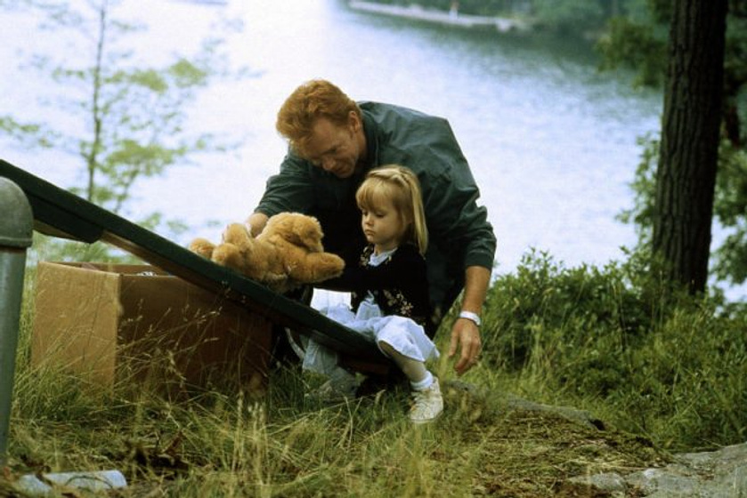David Caruso y Katie Sagona en El Sabor de la Muerte