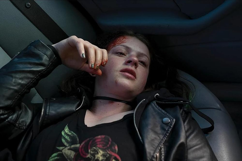 Sara West en bad-girl-2016