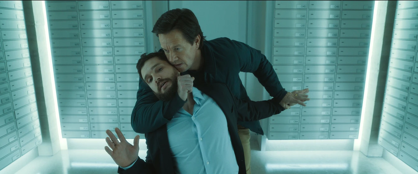 Mark Wahlberg y Kit Harington en plan-en-familia-2