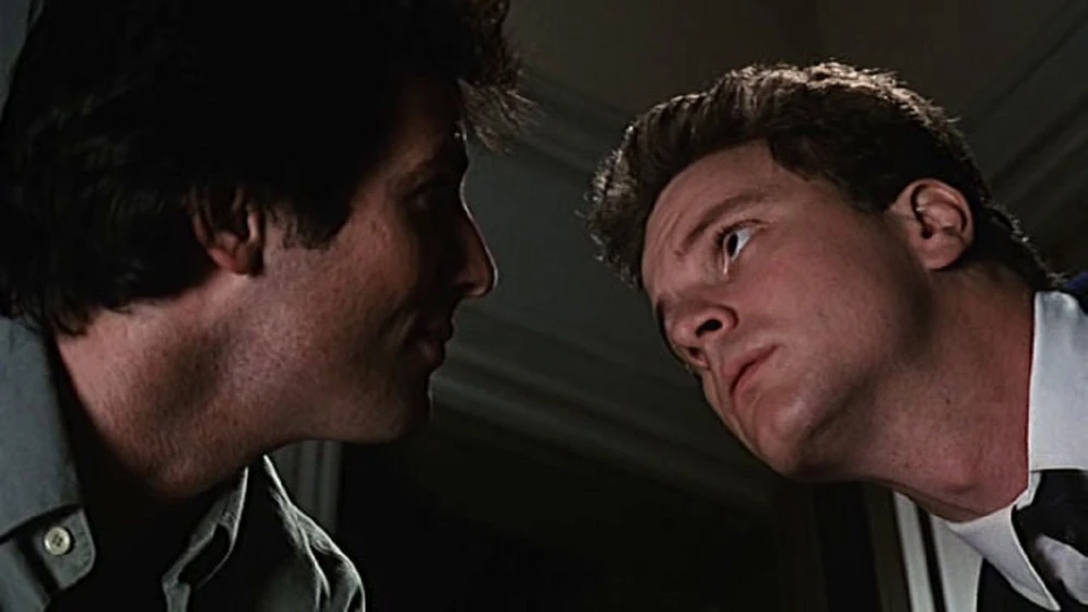 Colin Firth y Hart Bochner en apartamento-cero