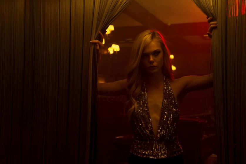 Elle Fanning en the-neon-demon
