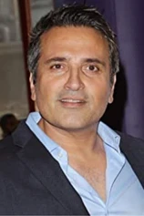 Foto de Adrian Askarieh