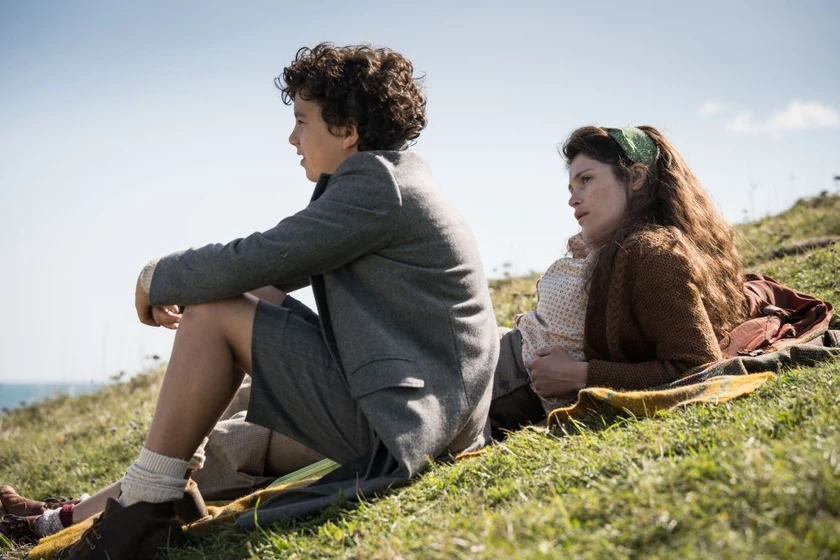Gemma Arterton en en-busca-de-summerland
