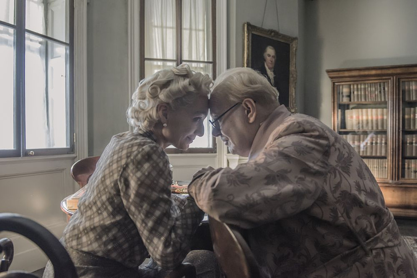 Gary Oldman y Kristin Scott Thomas en El Instante más oscuro