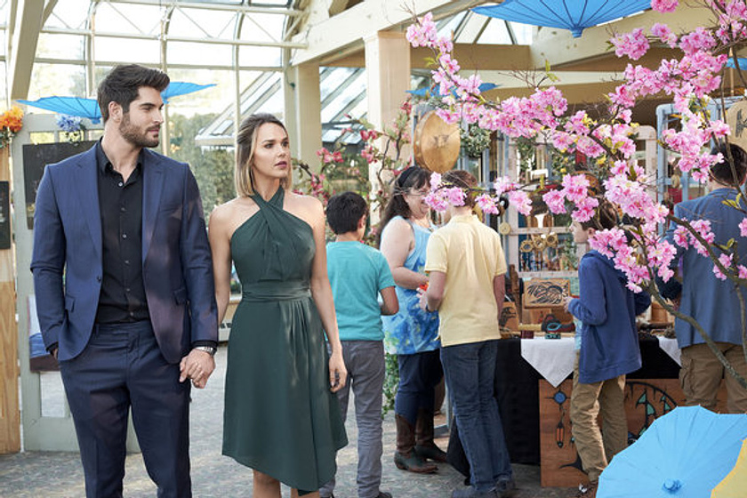 Arielle Kebbel y Nick Bateman en Un Pincel Enamorado
