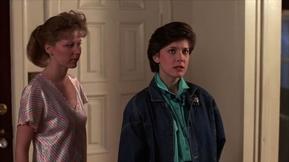 Angela O'Neill y Wendy Martel en El Internado