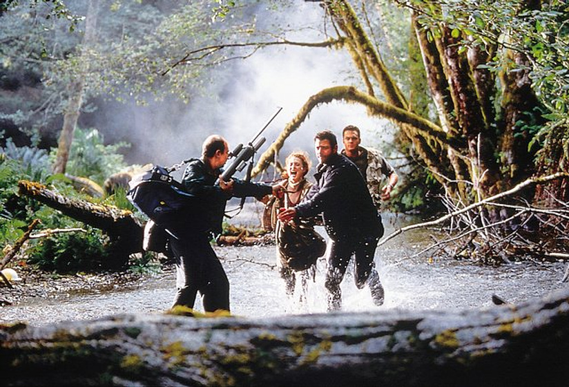 Julianne Moore, Vince Vaughn, Richard Schiff y Jeff Goldblum en Parque Jurásico 2: El Mundo Perdido