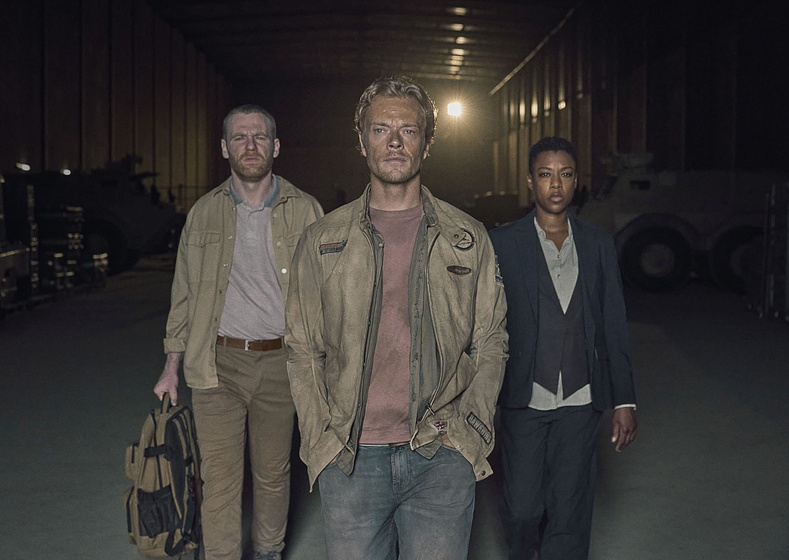 Alfie Allen, Samira Wiley y Stuart Martin en Atomic