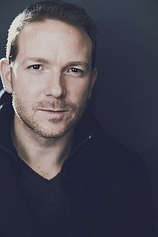 photo of person Ari Fliakos
